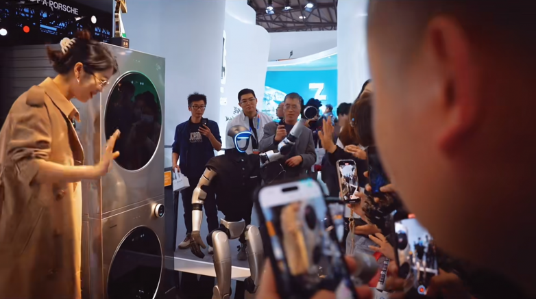 洗护行业被机器人撞了一下腰！这样的科技cp你见过吗？(图3)